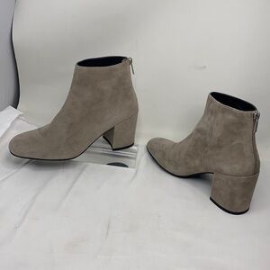 Stuart Weitzman Sz 8.5N Gray Ankle Suede Block Heel Boots